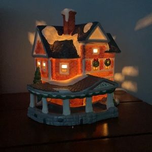 Dickens Collectables porcelain lighted house